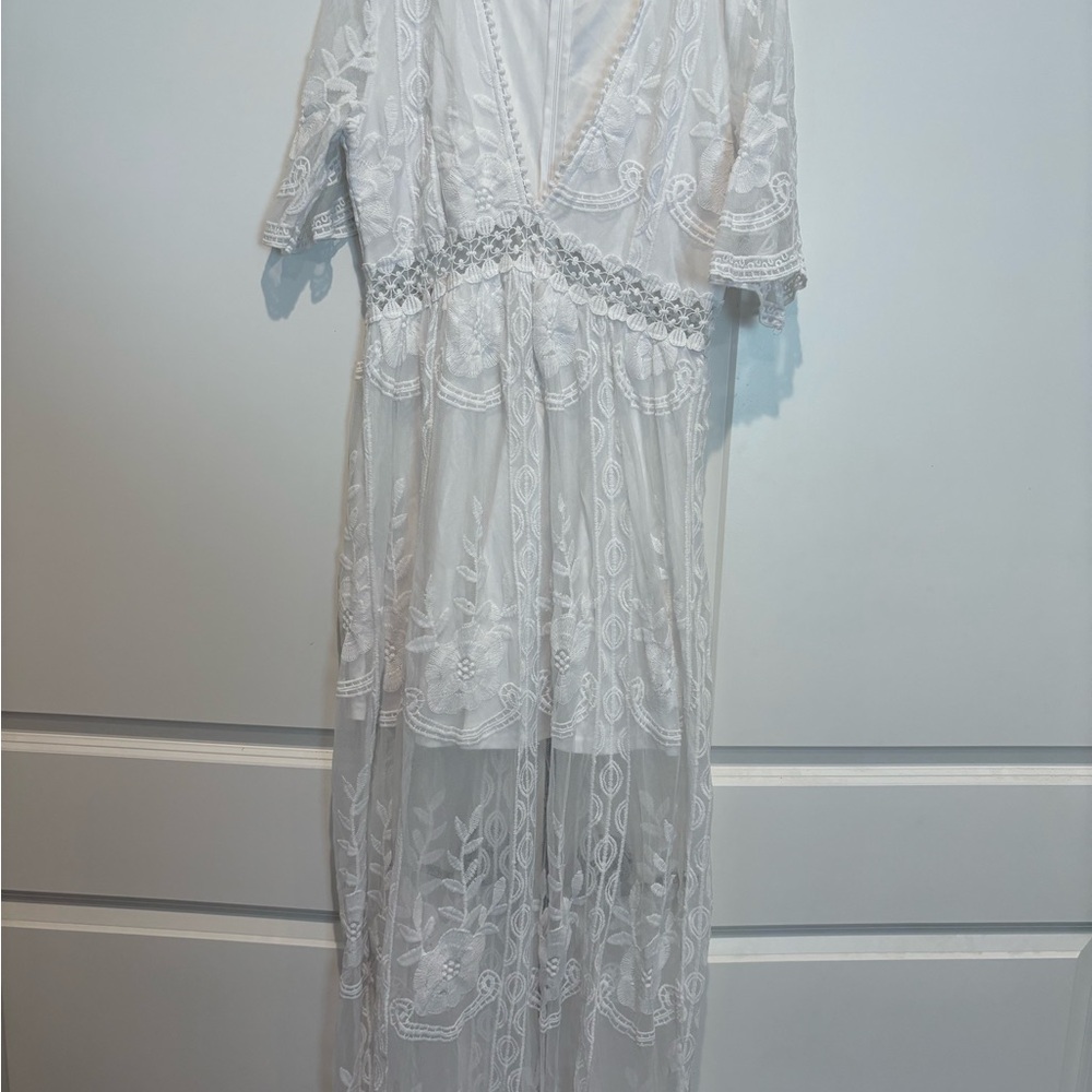 Elegant White Lace Dress